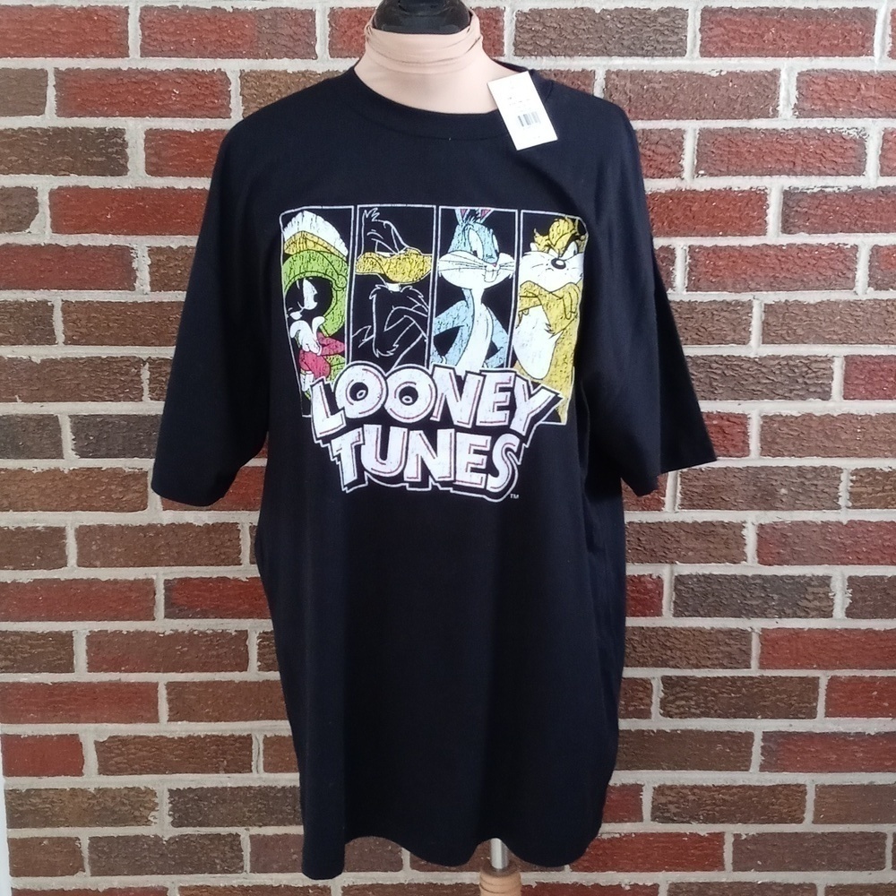 NWT looneytoon t shirt 2xl